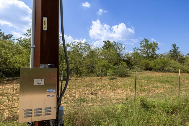 410 Green Acre DR, Dale, TX 78616