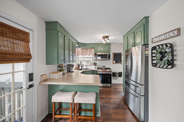 903 Lochhaven Boulevard, Maumee, OH 43537
