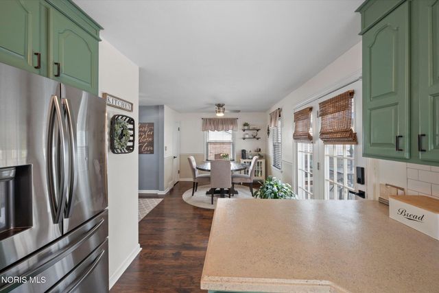 903 Lochhaven Boulevard, Maumee, OH 43537