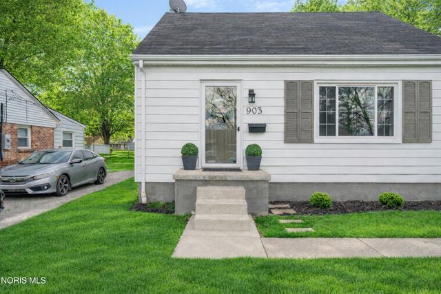 903 Lochhaven Boulevard, Maumee, OH 43537