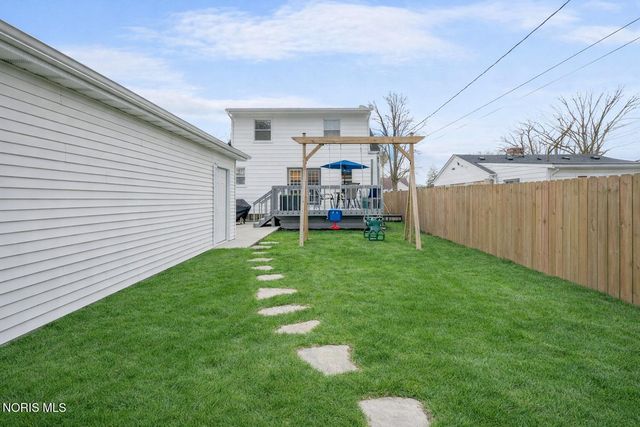 903 Lochhaven Boulevard, Maumee, OH 43537