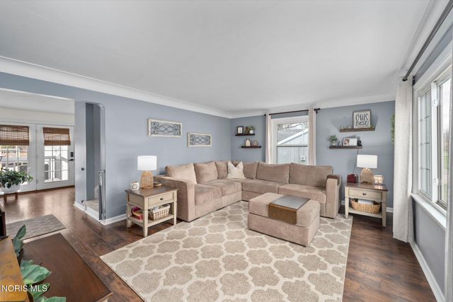 903 Lochhaven Boulevard, Maumee, OH 43537