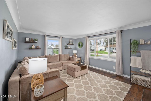 903 Lochhaven Boulevard, Maumee, OH 43537