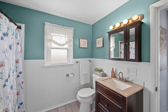 903 Lochhaven Boulevard, Maumee, OH 43537