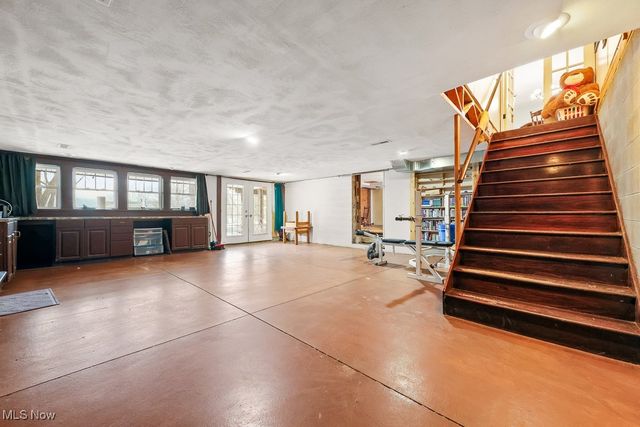 81 Cherry Drive NW, North Canton, OH 44720