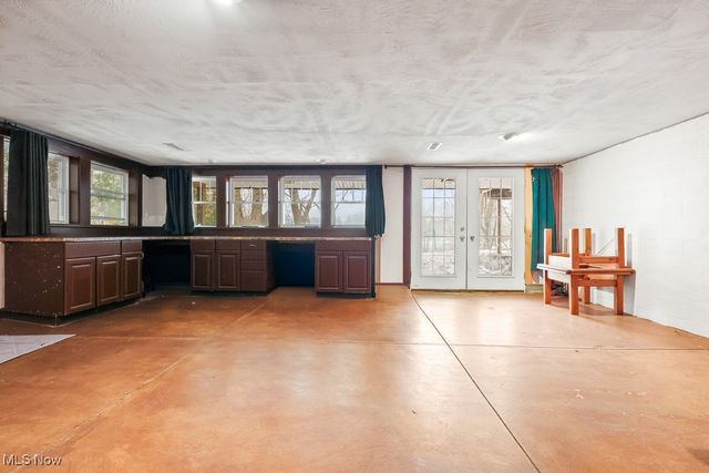 81 Cherry Drive NW, North Canton, OH 44720