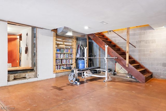 81 Cherry Drive NW, North Canton, OH 44720