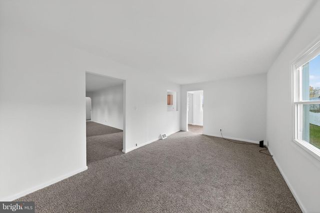 68 SAXTON RD, Dover, DE 19901