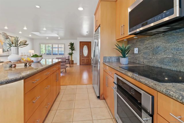 15155 Calle Juanito, San Diego, CA 92129