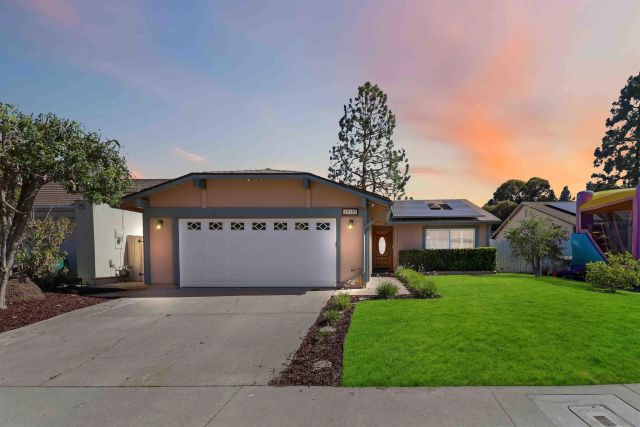 15155 Calle Juanito, San Diego, CA 92129