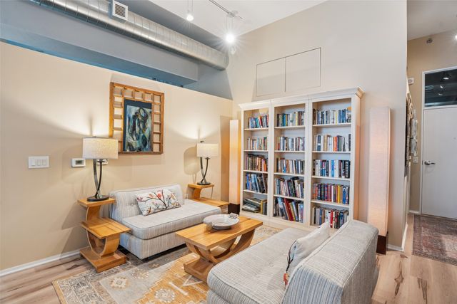 111 10th Street 406, Des Moines, IA 50309