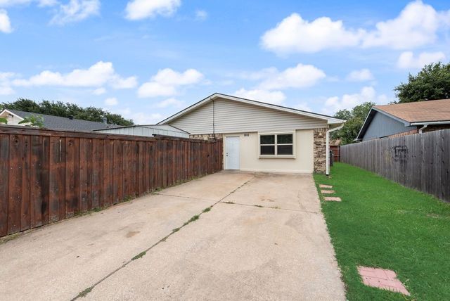 5033 Avery Lane, The Colony, TX 75056