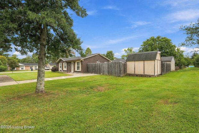 9801 Barnlake Dr, Louisville, KY 40291