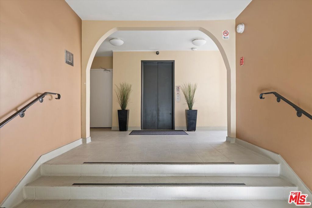 1410 S Bentley Avenue 304, Los Angeles, CA 90025 — photo 2