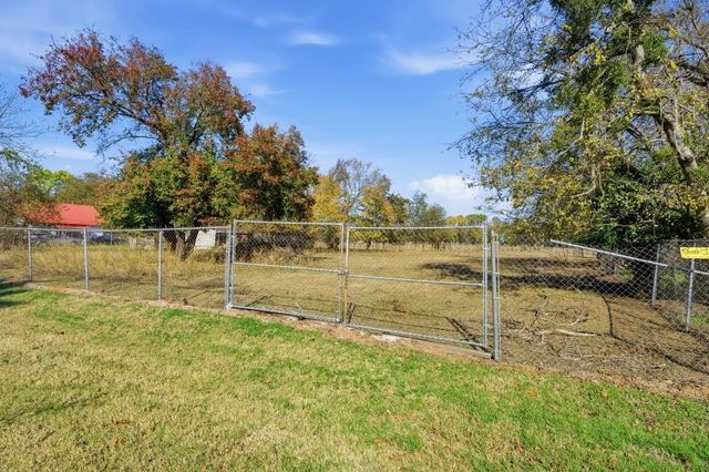 2816 OLD MARLIN Road, Waco, TX 76705