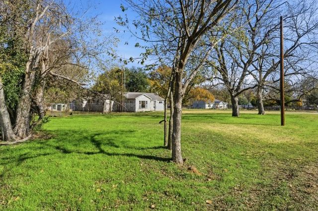 2816 OLD MARLIN Road, Waco, TX 76705