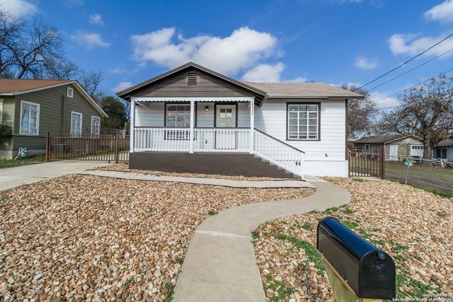 2323 E Crockett, San Antonio, TX 78202