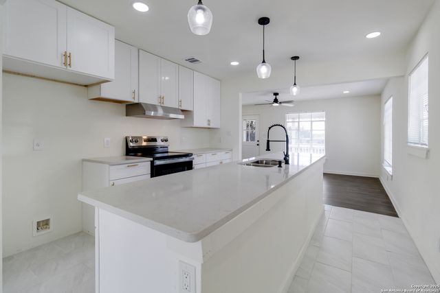 2323 E Crockett, San Antonio, TX 78202