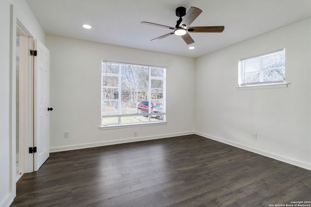 2323 E Crockett, San Antonio, TX 78202