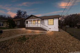 2323 E Crockett, San Antonio, TX 78202