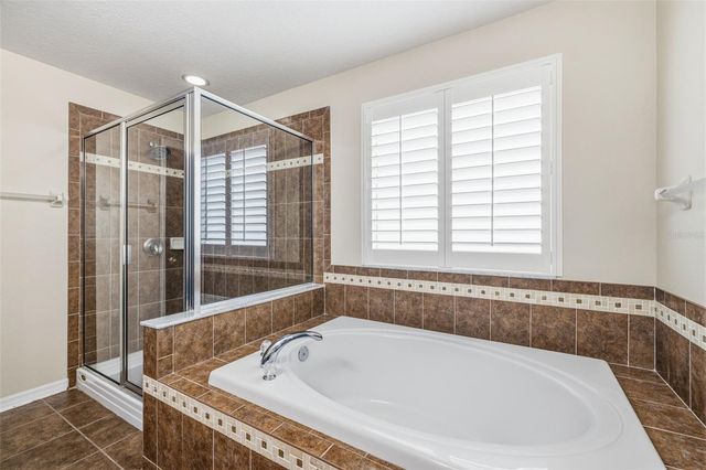 512 DUNAWAY DRIVE, Valrico, FL 33594