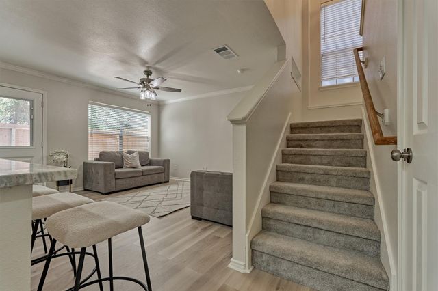 111 N Villa Oaks Drive, The Woodlands, TX 77382
