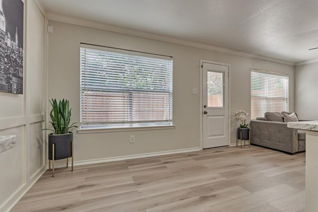 111 N Villa Oaks Drive, The Woodlands, TX 77382