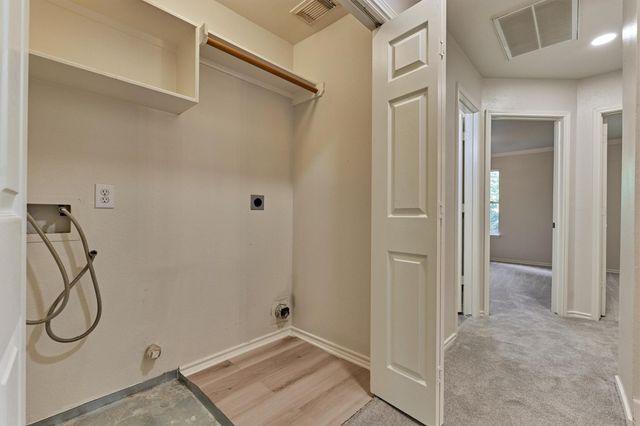 111 N Villa Oaks Drive, The Woodlands, TX 77382