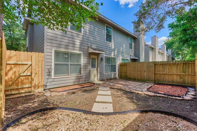 111 N Villa Oaks Drive, The Woodlands, TX 77382