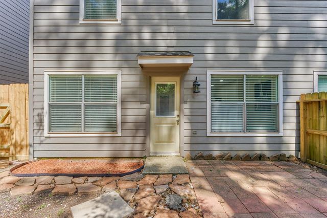 111 N Villa Oaks Drive, The Woodlands, TX 77382
