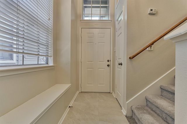 111 N Villa Oaks Drive, The Woodlands, TX 77382