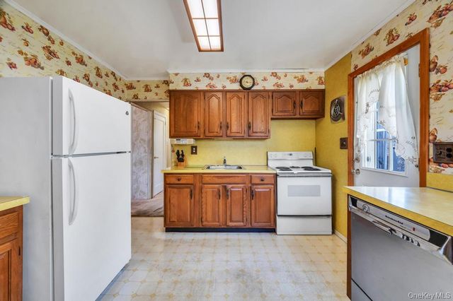 200 Victory Drive, Massapequa Park, NY 11762