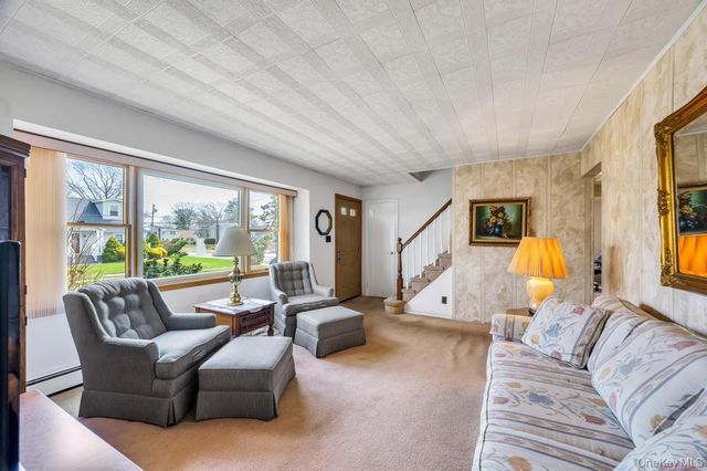 200 Victory Drive, Massapequa Park, NY 11762