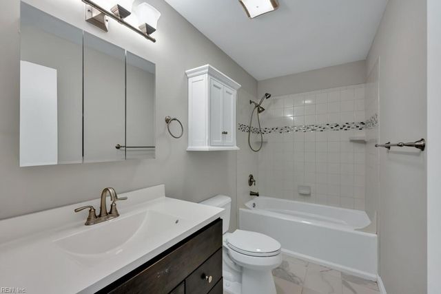 413 Longleaf RD, Virginia Beach, VA 23454