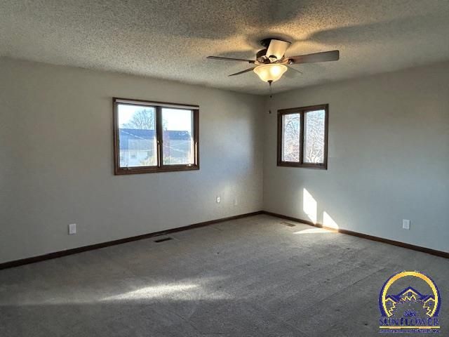 3855 SW Gamwell RD, Topeka, KS 66610