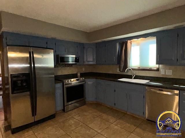 3855 SW Gamwell RD, Topeka, KS 66610