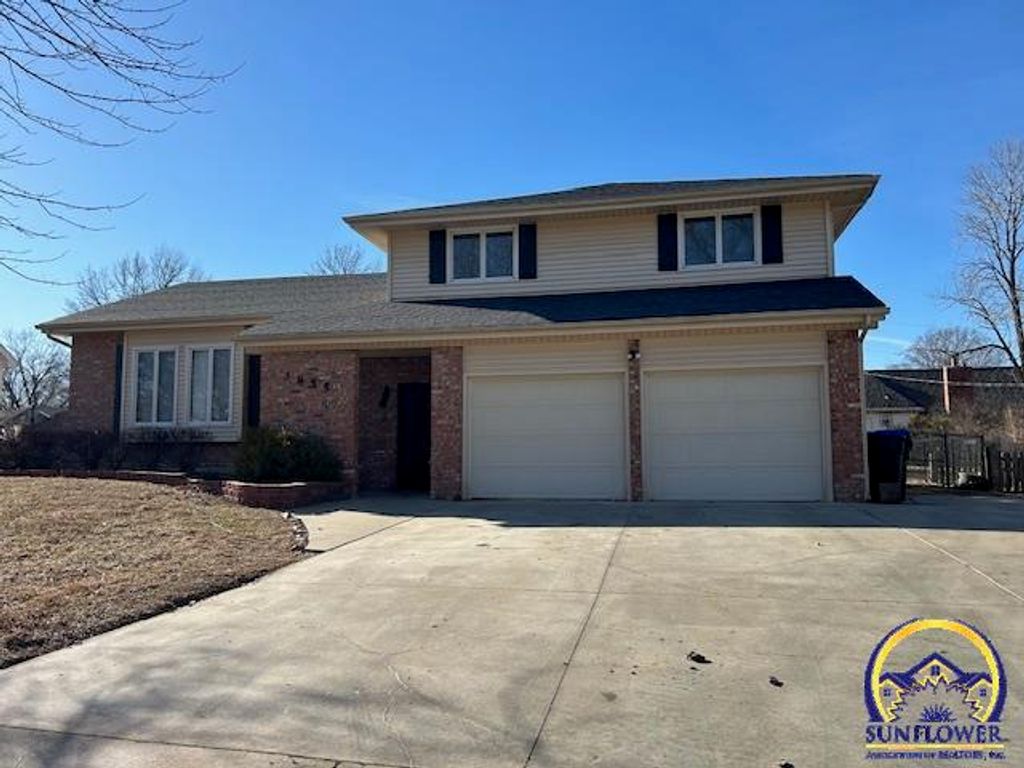 3855 SW Gamwell RD, Topeka, KS 66610