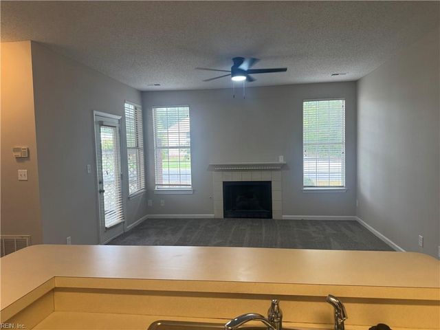 808 First Light CT, Newport News, VA 23602