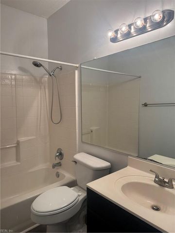 808 First Light CT, Newport News, VA 23602