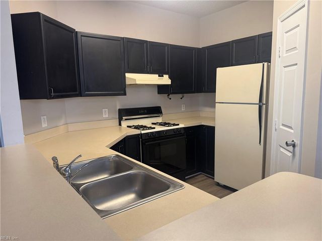 808 First Light CT, Newport News, VA 23602