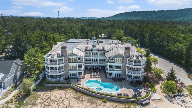 5707 S Lake Street 5B, Glen Arbor, MI 49636