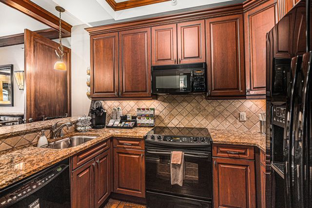 5707 S Lake Street 5B, Glen Arbor, MI 49636