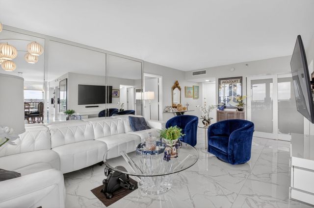 7786 Lakeside Boulevard 684, Boca Raton, FL 33434