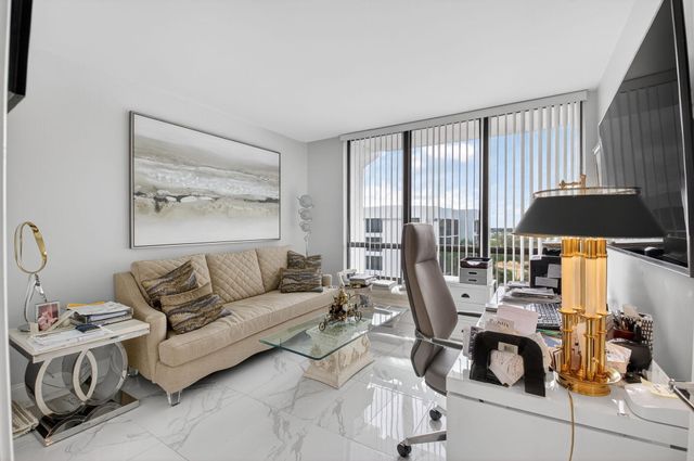 7786 Lakeside Boulevard 684, Boca Raton, FL 33434