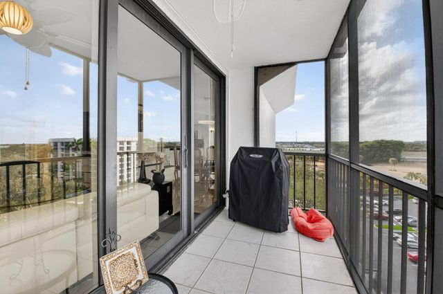 7786 Lakeside Boulevard 684, Boca Raton, FL 33434