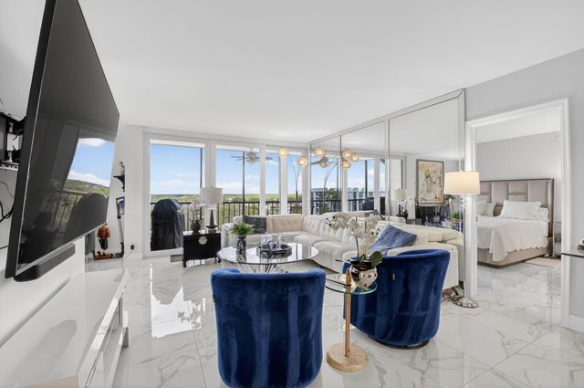 7786 Lakeside Boulevard 684, Boca Raton, FL 33434