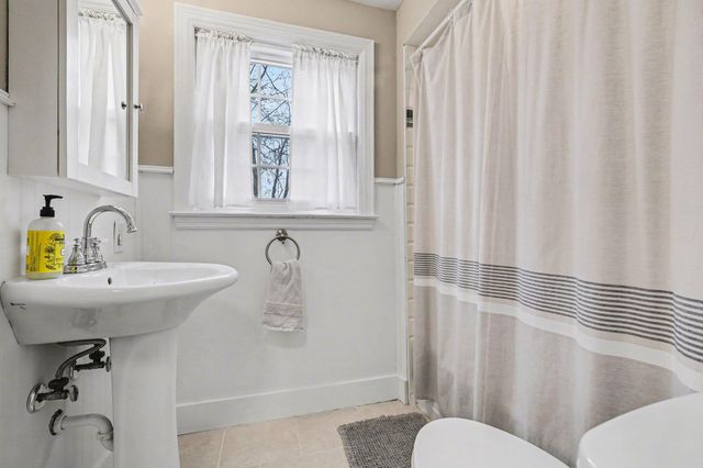 2415 Aleda Avenue SE, Grand Rapids, MI 49507