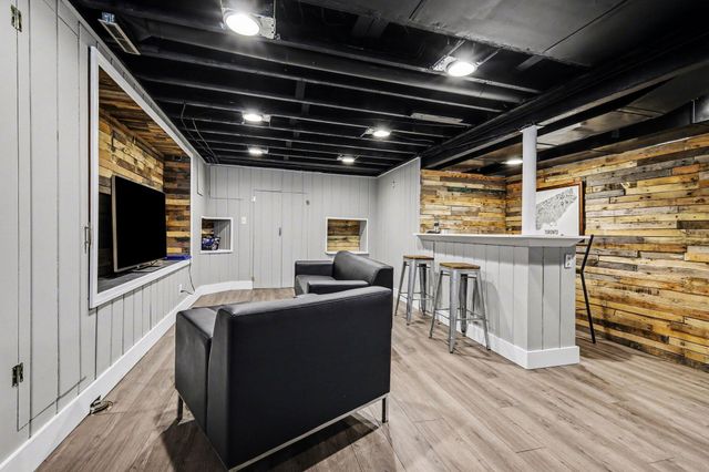 2415 Aleda Avenue SE, Grand Rapids, MI 49507