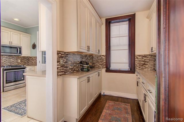 22 Edison Street, Detroit, MI 48202