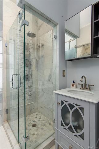 22 Edison Street, Detroit, MI 48202